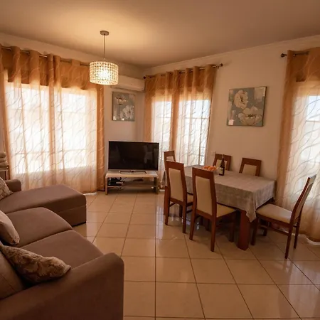 Charm T2 With Big Terrace Self Check-in شقة البوفيرا